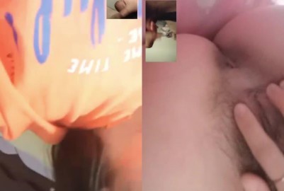 約炮系列極品學生妹子女神反差婊通過視頻通話一起自慰互相欣賞對方的裸體