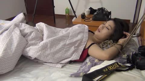 迷姦黑絲性感姐姐把她綁起發洩性欲