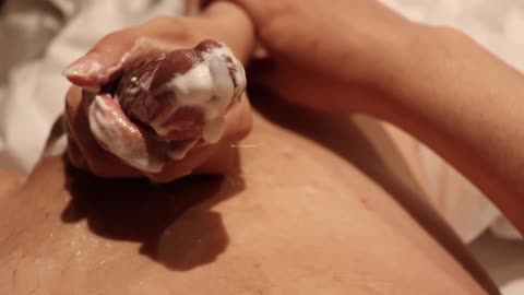 極品尤物韓國淫妻騷貨用手和腳來幫助你打飛機