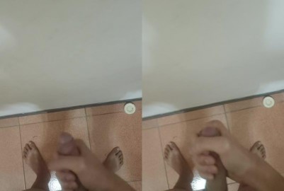 要開學了看到學校的女同學就好想幹她喔