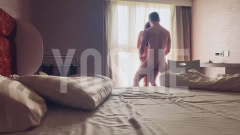 灣灣健身约炮大神【YoShiE冰块】落地窗前頂撞