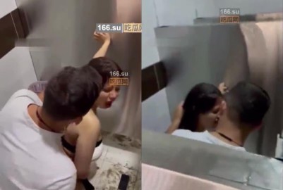 校園派對男女在廁所隔間強行後門 - 黑料不打烊