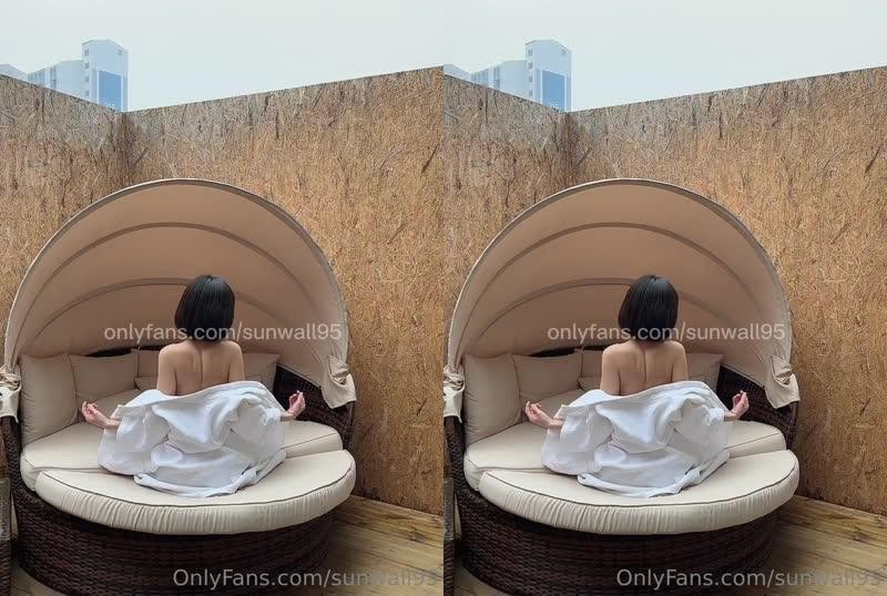 onlyfans_sunwall95 陽台全裸拍個大片