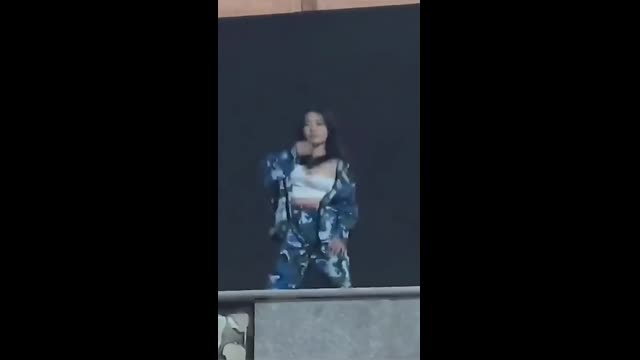 軍訓跳舞走光露出巨乳 西北民族大學巨乳女大學生軍訓跳舞走光露出大奶子火爆全網！