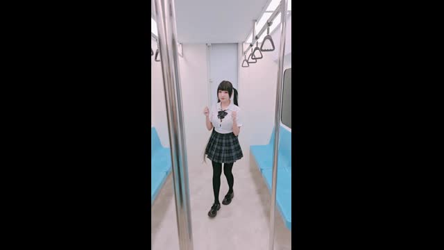 慕慕Momo - 电车通学少女